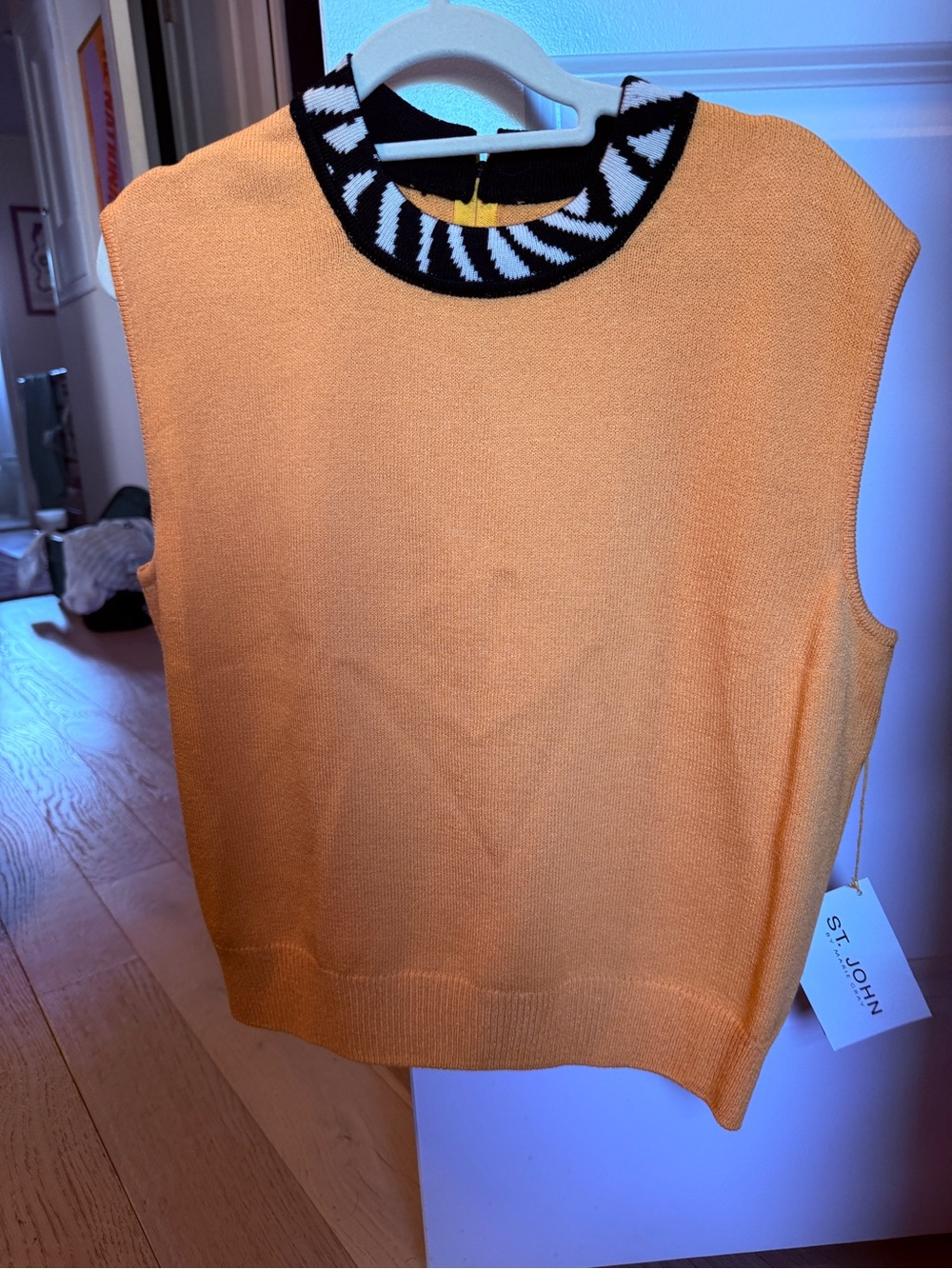 St. John Knit Sleeveless Shell with Graphic Collar